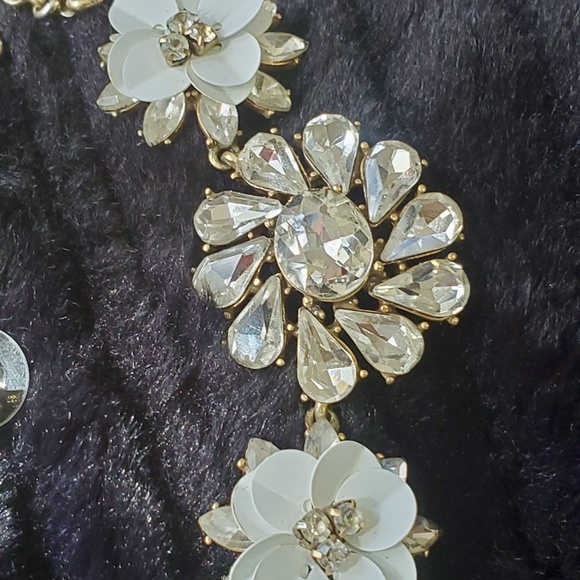 Ann Taylor Flower Necklace - Picture 11 of 12